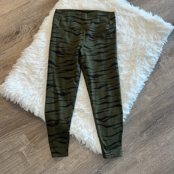 GAP Power Move High Rise - Large - Picture 2 of 6